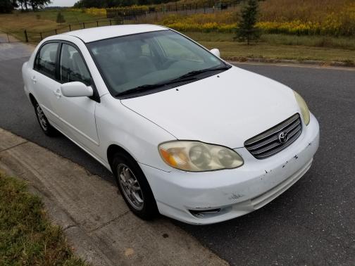 White 2003 Toyota Corolla LE
